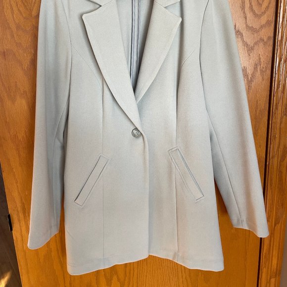 COLDWATER CREEK Mid-Length Blazer. Gray. Size 14. - Picture 2 of 3